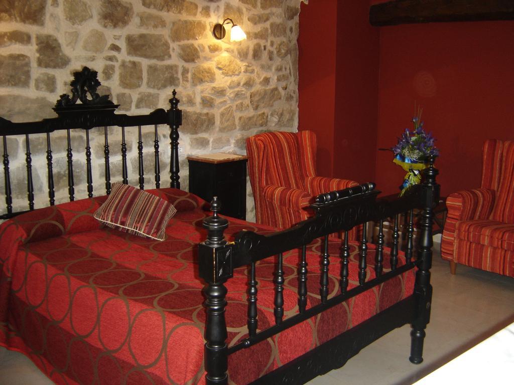 Hostal Casa Laure Y Mª Jose Arens de Lledo Ngoại thất bức ảnh