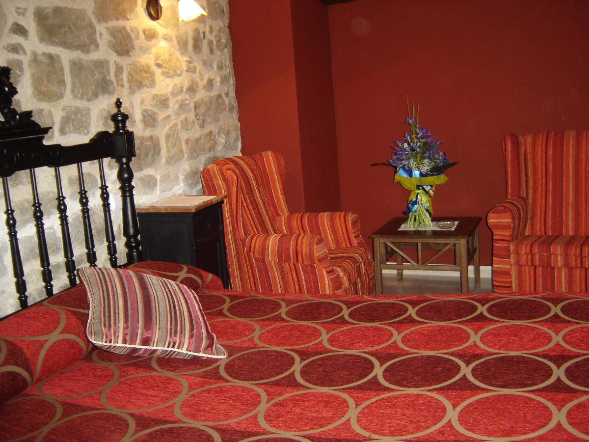 Hostal Casa Laure Y Mª Jose Arens de Lledo Ngoại thất bức ảnh